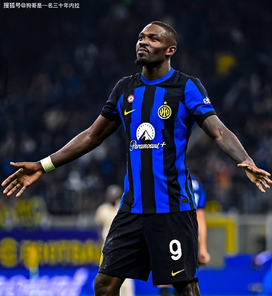 麦肯尼：没能拿下3分很遗憾；新教练带来了新的理念和活力（麦肯尼：错失三分令人惋惜，新帅注入全新理念与活力）