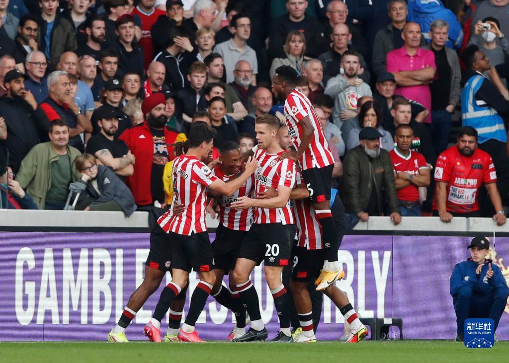 杜罗吹自己：我的倒钩实在太帅了，我已经看了二十多遍了（杜罗自夸：这脚倒钩太帅了，我回放看了二十多遍）