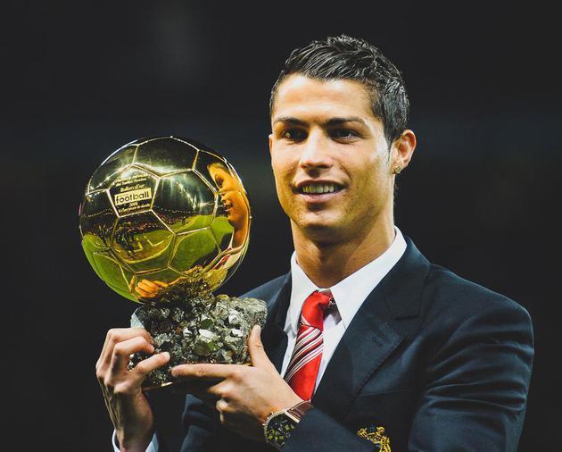 掘金约基奇豪取三双助球队连胜（约基奇砍三双，率掘金豪取连胜）